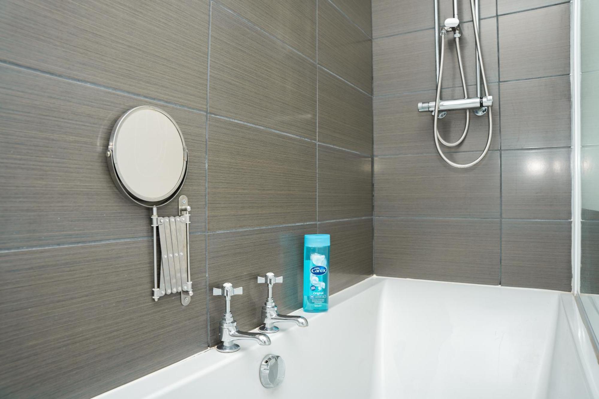 Villa Stylish 3 Bed House With Free Parking Leeds  Exterior foto